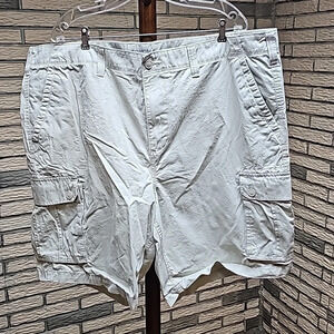 Big Mens Sonoma Cargo Shorts ..Sz 48 excellent condition